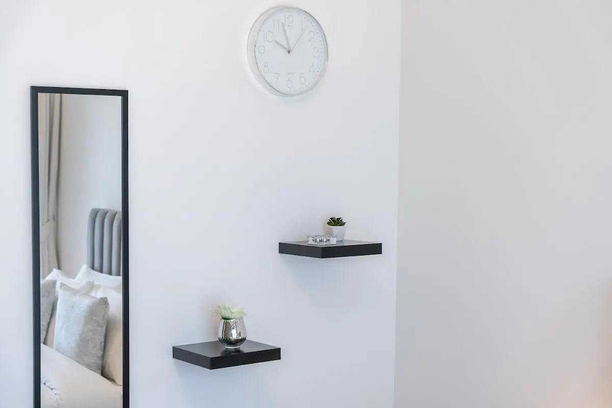Posh 2-Bedroom Flat In The Heart Of Downtown, Dubai!