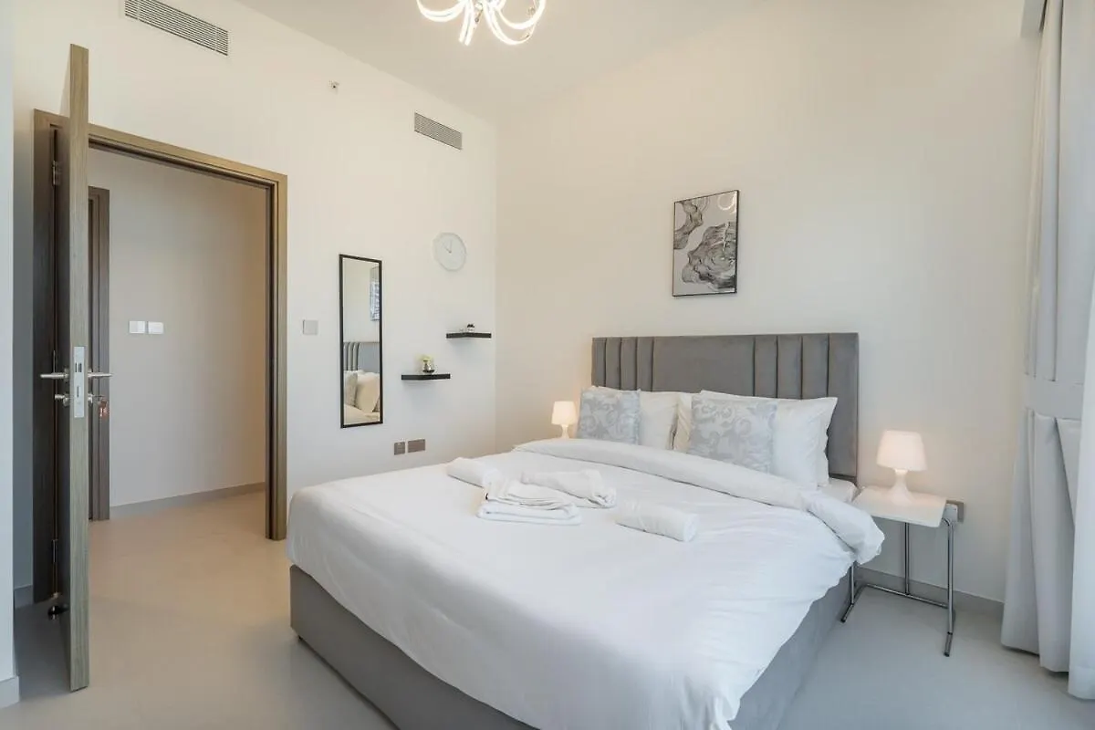 Posh 2-Bedroom Flat In The Heart Of Downtown, Dubai! Apartment