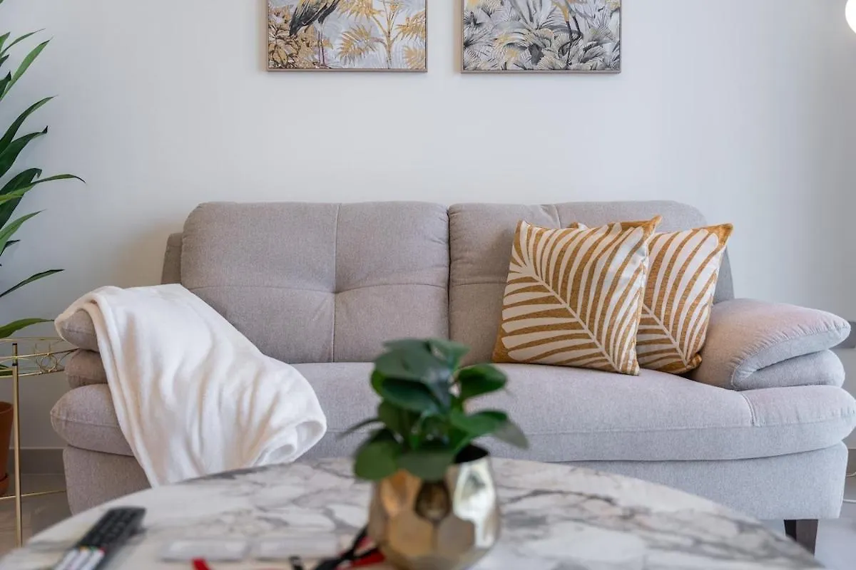 Apartment Posh 2-Bedroom Flat In The Heart Of Downtown, Dubai!